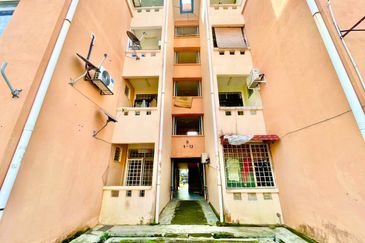 Sri Puteri (Earls Court), Ukay Perdana