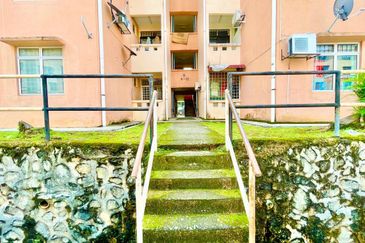 Sri Puteri (Earls Court), Ukay Perdana