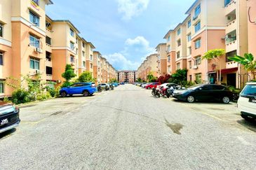 Sri Puteri (Earls Court), Ukay Perdana