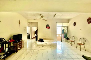 Sri Puteri (Earls Court), Ukay Perdana