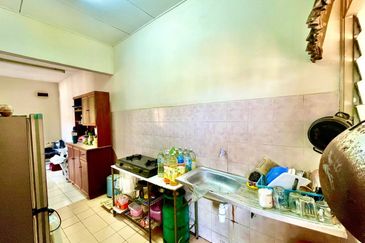 Sri Puteri (Earls Court), Ukay Perdana