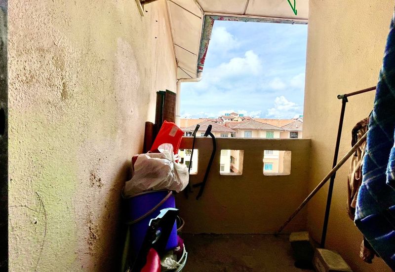 Sri Puteri (Earls Court), Ukay Perdana