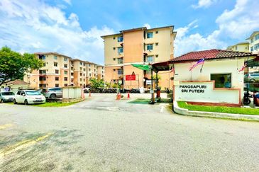 Sri Puteri (Earls Court), Ukay Perdana