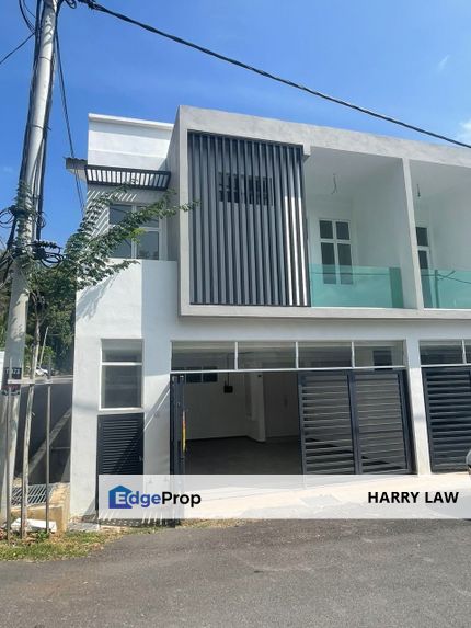 22x70 Ayer Keroh Height 1.5 Storey Terrace End Lot Non Bumi for sell, Melaka, Ayer Keroh