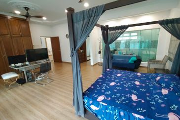 2 Storey Bungalow House at Taman Desa Old Klang Road For Sale