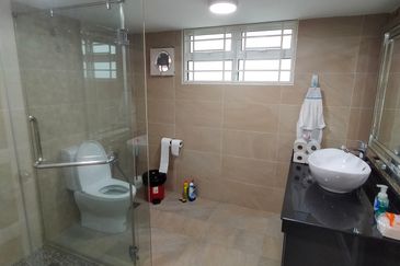 2 Storey Bungalow House at Taman Desa Old Klang Road For Sale