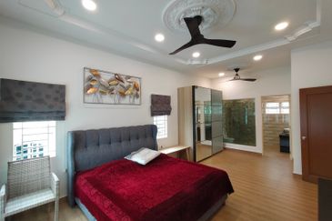 2 Storey Bungalow House at Taman Desa Old Klang Road For Sale