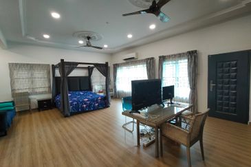 2 Storey Bungalow House at Taman Desa Old Klang Road For Sale