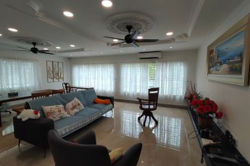 2 Storey Bungalow House at Taman Desa Old Klang Road For Sale