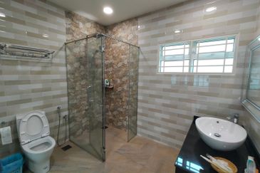 2 Storey Bungalow House at Taman Desa Old Klang Road For Sale