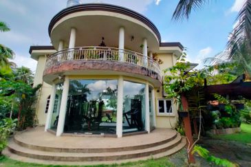 KGSAAS Golf Club, Seksyen 13