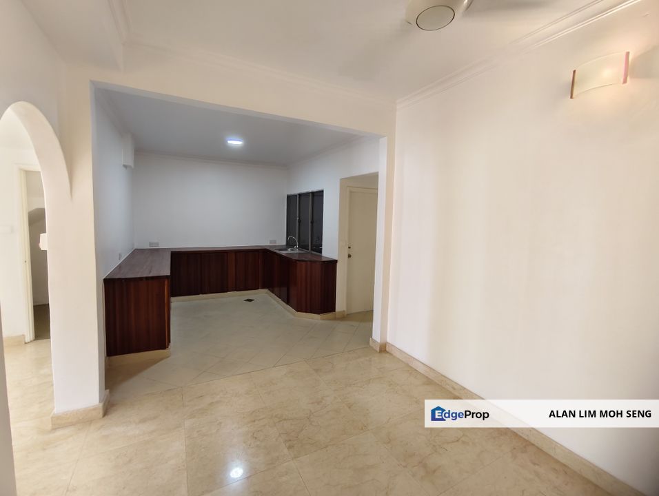 USJ 5 2 Storey House Renovated Nice Unit For Sale, Selangor, USJ