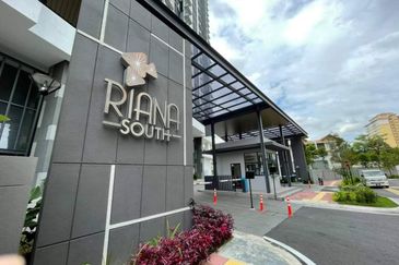 Riana South