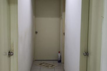 Pangsapuri Suria Permai at Seri Kembangan Apartment For Sale