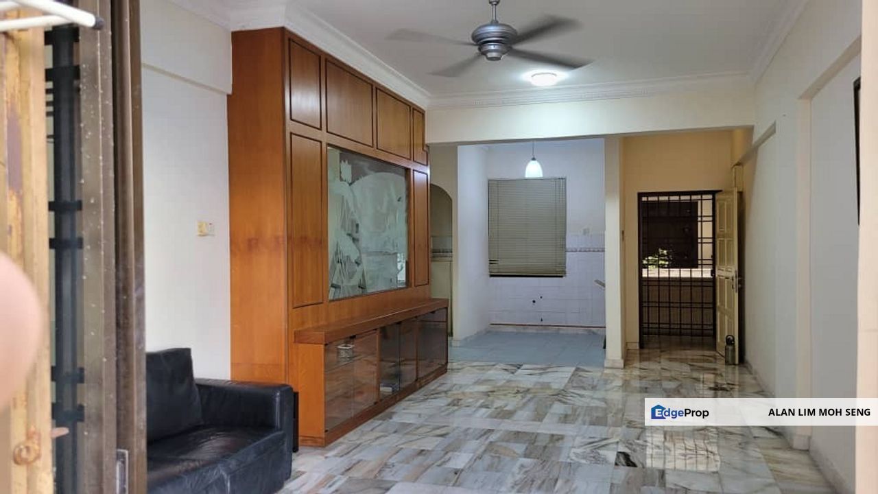 Pangsapuri Sri Pelangi, Section U5 Shah Alam For Sale , Selangor, Subang