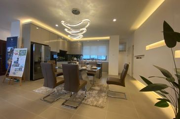 𝐝’𝐑𝐲𝐱 𝐑𝐞𝐬𝐢𝐝𝐞𝐧𝐜𝐞𝐬 𝐧𝐞𝐚𝐫 𝐀𝐄𝐎𝐍 𝐌𝐚𝐥𝐥