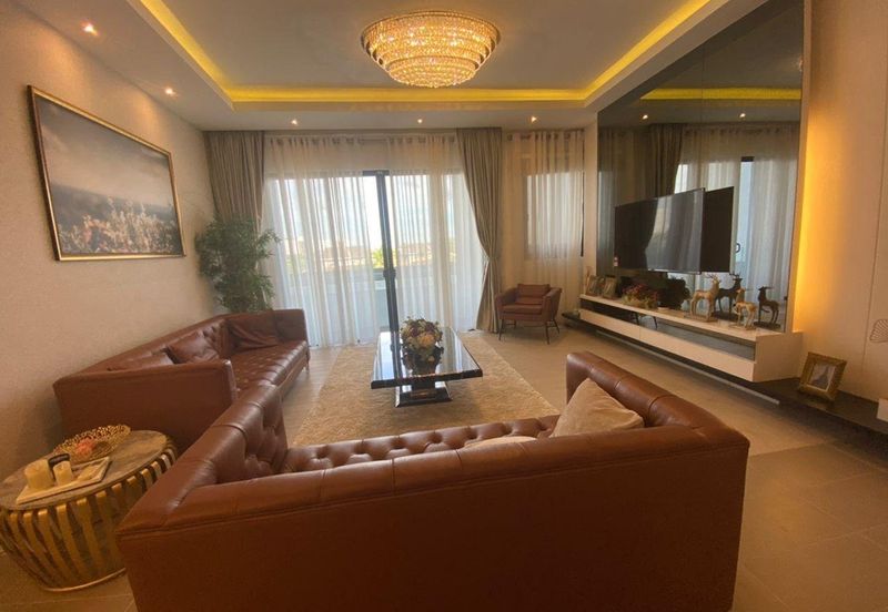 𝐝’𝐑𝐲𝐱 𝐑𝐞𝐬𝐢𝐝𝐞𝐧𝐜𝐞𝐬 𝐧𝐞𝐚𝐫 𝐀𝐄𝐎𝐍 𝐌𝐚𝐥𝐥