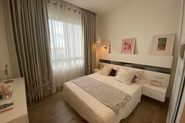 𝐝’𝐑𝐲𝐱 𝐑𝐞𝐬𝐢𝐝𝐞𝐧𝐜𝐞𝐬 𝐧𝐞𝐚𝐫 𝐀𝐄𝐎𝐍 𝐌𝐚𝐥𝐥