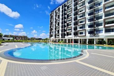 𝐝’𝐑𝐲𝐱 𝐑𝐞𝐬𝐢𝐝𝐞𝐧𝐜𝐞𝐬 𝐧𝐞𝐚𝐫 𝐀𝐄𝐎𝐍 𝐌𝐚𝐥𝐥