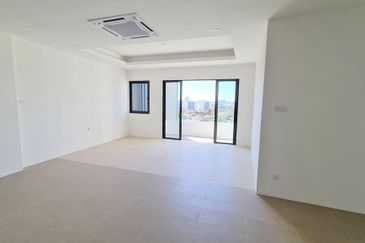 𝐝’𝐑𝐲𝐱 𝐑𝐞𝐬𝐢𝐝𝐞𝐧𝐜𝐞𝐬 𝐧𝐞𝐚𝐫 𝐀𝐄𝐎𝐍 𝐌𝐚𝐥𝐥