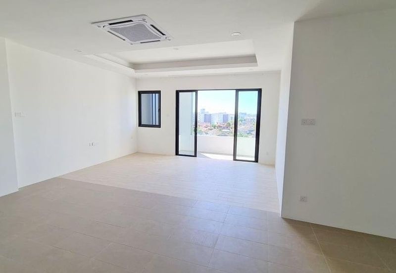 𝐝’𝐑𝐲𝐱 𝐑𝐞𝐬𝐢𝐝𝐞𝐧𝐜𝐞𝐬 𝐧𝐞𝐚𝐫 𝐀𝐄𝐎𝐍 𝐌𝐚𝐥𝐥