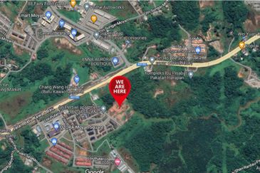 Sri Pertiwi, AURORA SQUARE @ Moyan