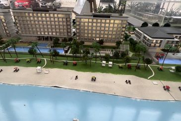 TorQuay @Roxy Sematan