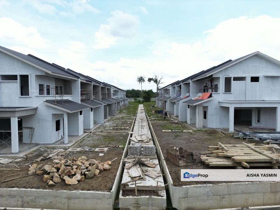 Taman Sedia Double Storey Terrace at Jalan Tondong Batu Kawa, Sarawak, Kuching