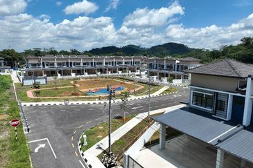 𝐍𝐞𝐰 Taman Yo Jia 𝐒𝐄𝐌𝐈-𝐃𝐄𝐓𝐀𝐂𝐇𝐄𝐃 at 12 𝑴𝒊𝒍𝒆