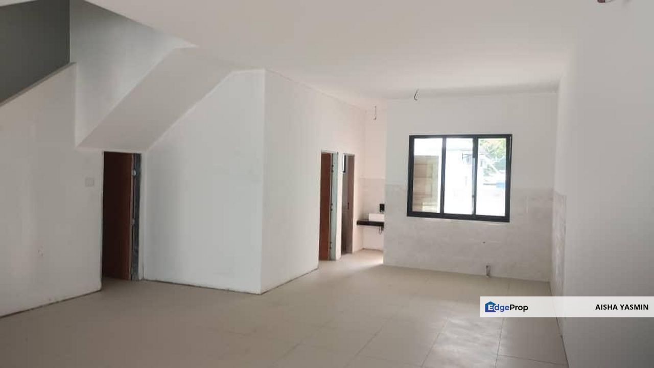 Newly Completed Double Storey INTERMEDIATE at Stephen Yong for Sale, Sarawak, Kuching