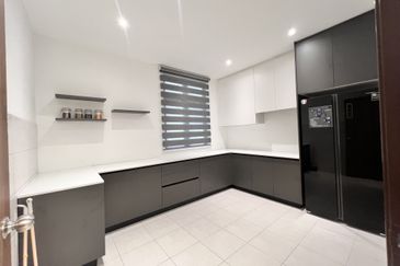 UniVision Four Bedroom Apartment next to UNIMAS at Kota Samarahan For Sale