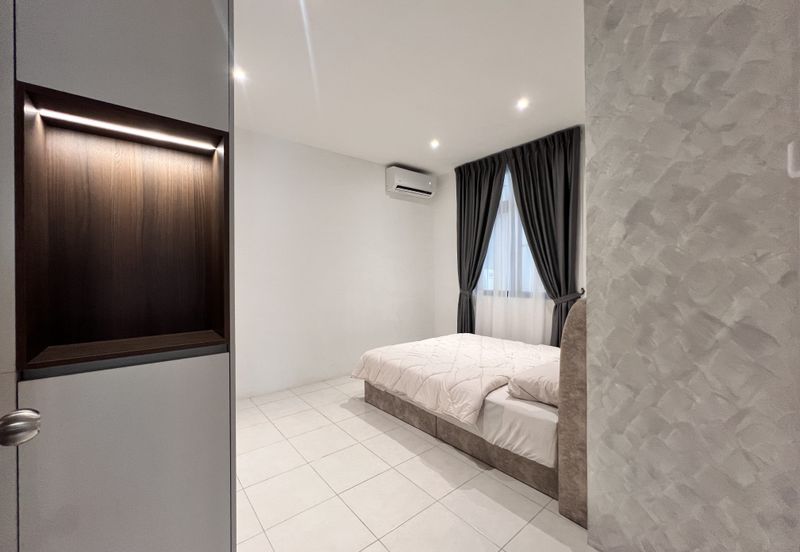 UniVision Four Bedroom Apartment next to UNIMAS at Kota Samarahan For Sale