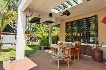 End Lot - 3-Storey Super link Terrace House