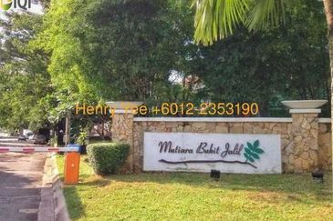 End Lot - 3-Storey Super link Terrace House