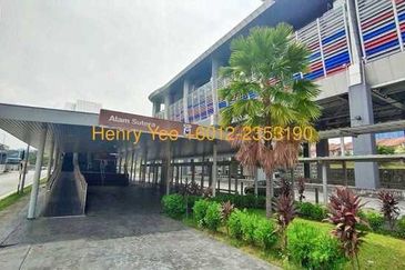 End Lot - 3-Storey Super link Terrace House