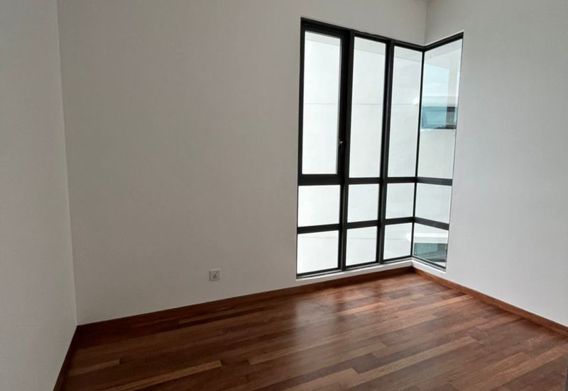 Queens Residences @ Queens Waterfront