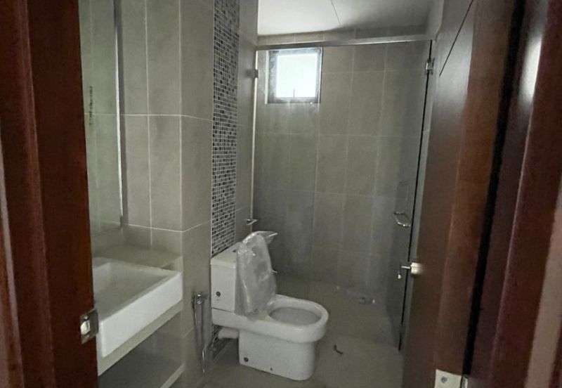 Queens Residences @ Queens Waterfront