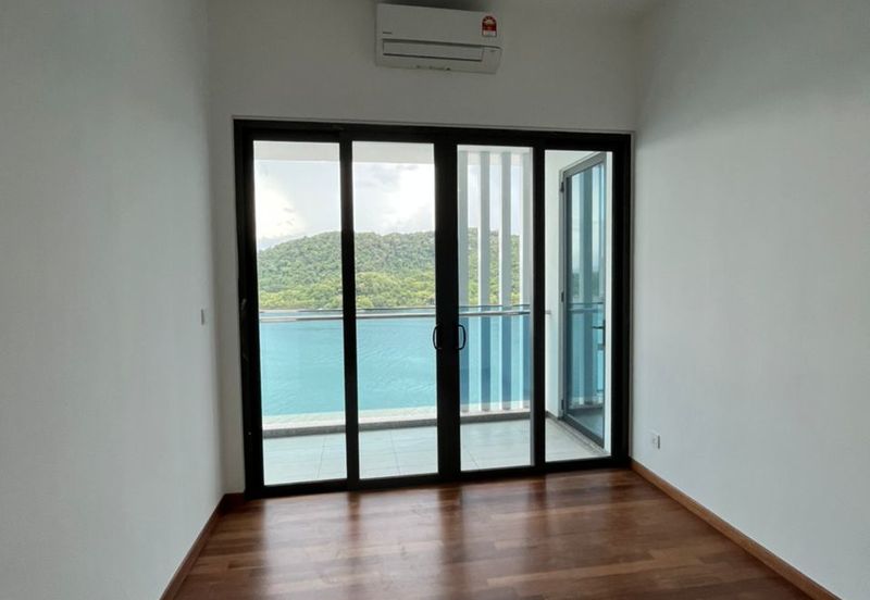 Queens Residences @ Queens Waterfront