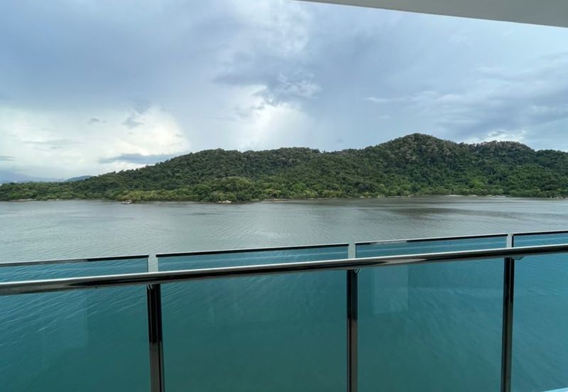 Queens Residences @ Queens Waterfront