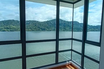 Queens Residences @ Queens Waterfront