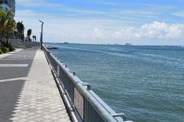 Queens Residences @ Queens Waterfront