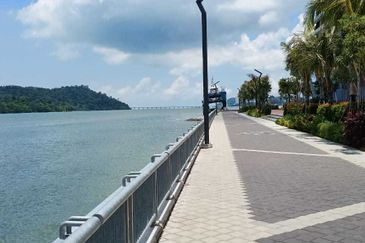 Queens Residences @ Queens Waterfront