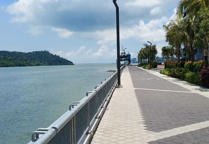 Queens Residences @ Queens Waterfront