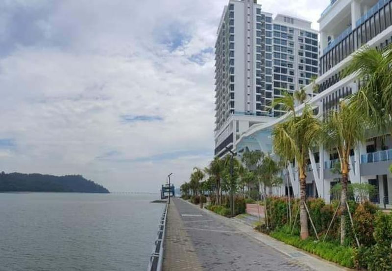 Queens Residences @ Queens Waterfront