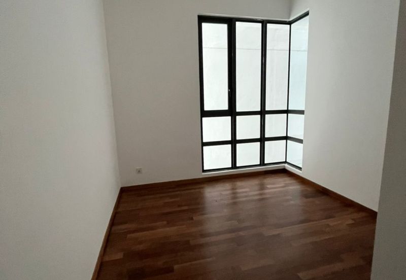 Queens Residences @ Queens Waterfront