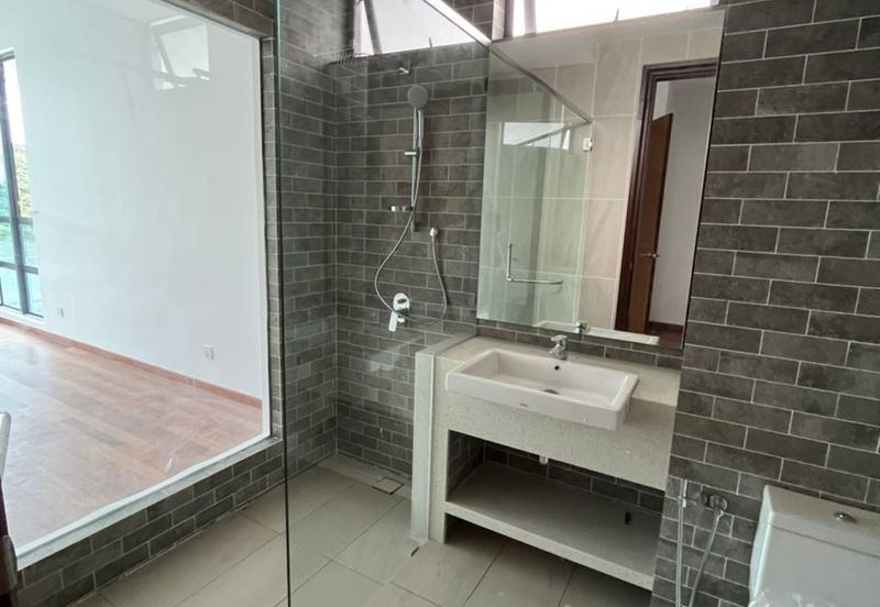 Queens Residences @ Queens Waterfront