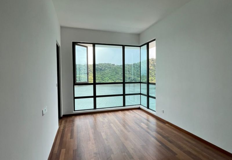 Queens Residences @ Queens Waterfront