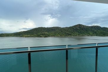 Queens Residences @ Queens Waterfront