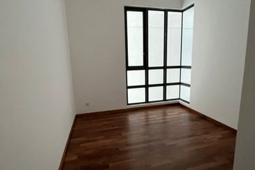 Queens Residences @ Queens Waterfront