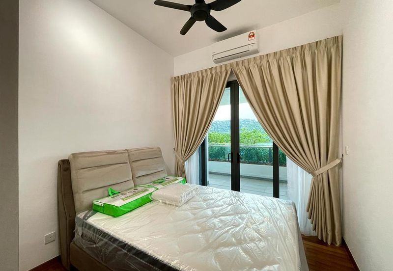 Queens Residences @ Queens Waterfront